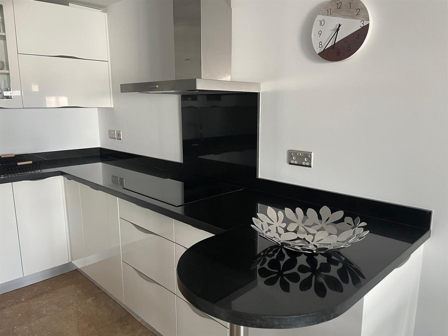 Image of Apartment - 1 Bedrooms - 2 Bathrooms for Rental in Ocean Spa Plaza-Gibraltar, Image 8